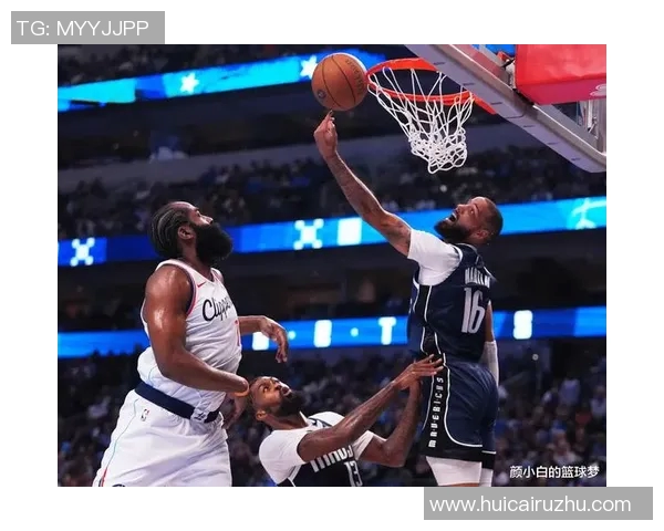 哈登在对阵雷霆的比赛中狂砍43分展现绝佳状态